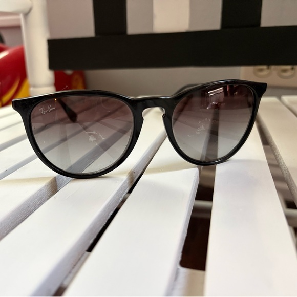 Women’s Ray-Ban Black Erika Sunglasses - Picture 1 of 9